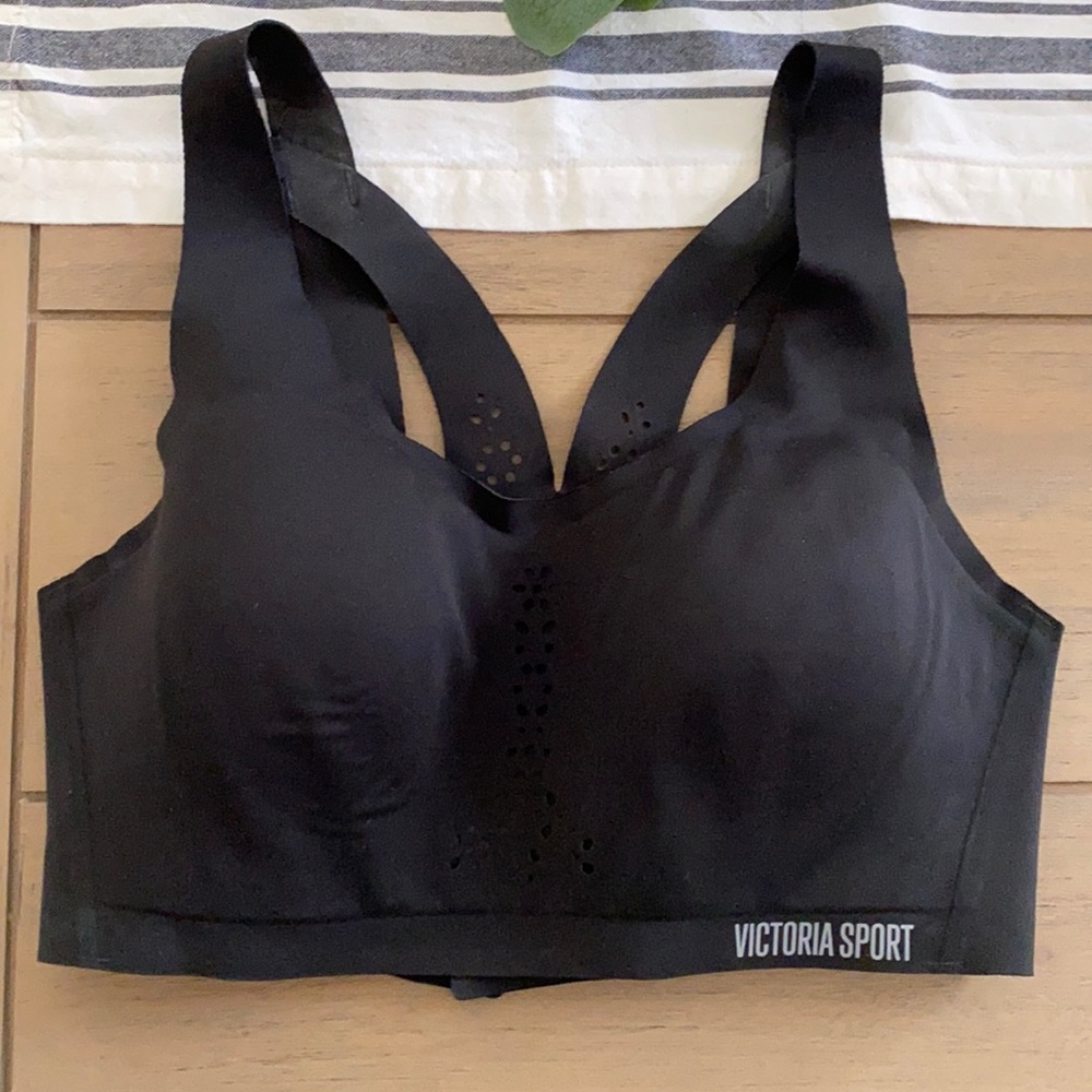 Victoria’s Secret sports bra 32D